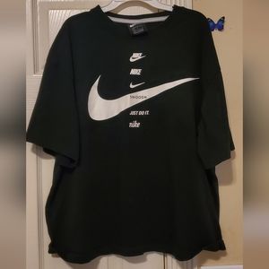 Nike cropped oversized t-shirt